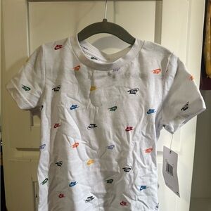 Nike White and Red Short Sleeve Tees